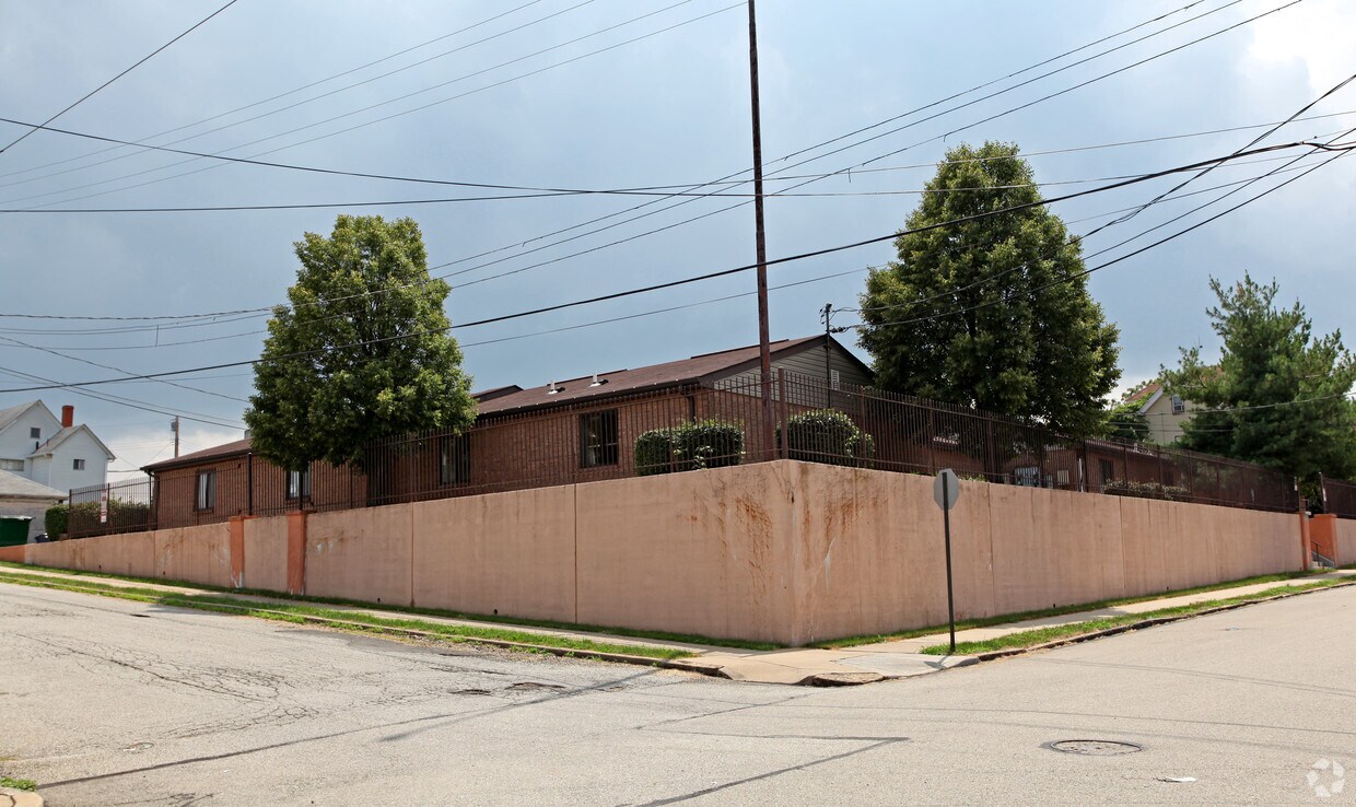 Building Photo - 501 Archer St