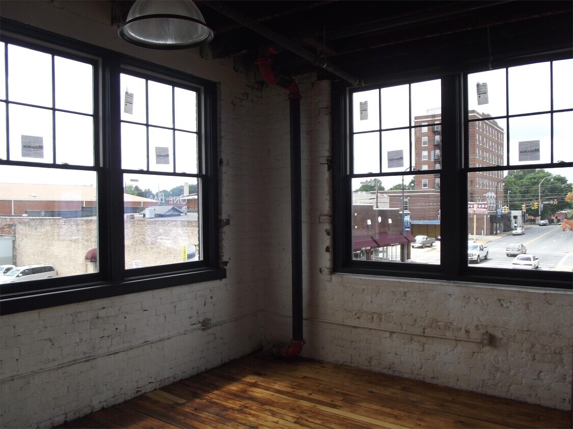 Foto principal - 125 Inman St E