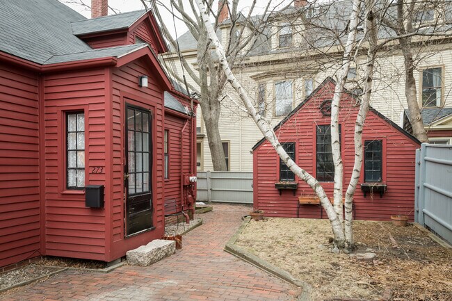 Foto del edificio - 273 Brackett St