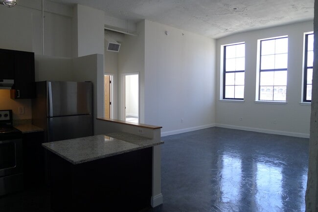 Building Photo - 4600 Woodward Ave