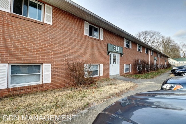 Building Photo - 947 N 11th St