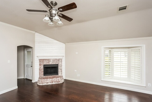 Foto del edificio - 10921 Emerald Park Ln