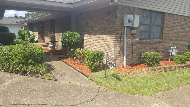 Foto del edificio - 2506 Sheffield Dr