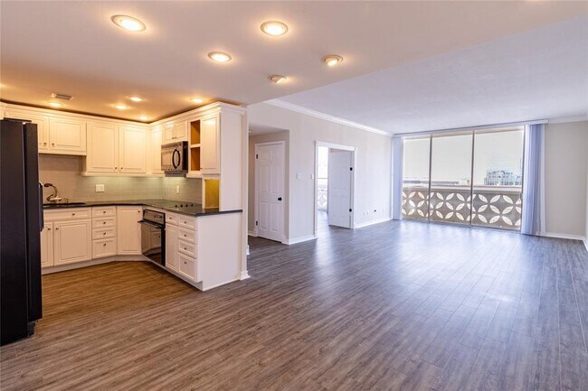 Building Photo - 1801 Lavaca St