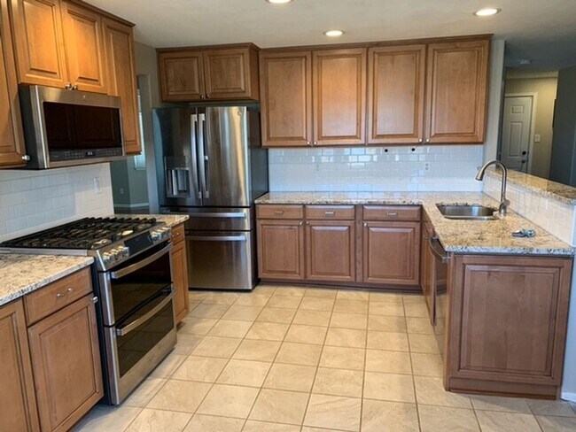 Foto del edificio - 3 Bedroom Home in Frederick