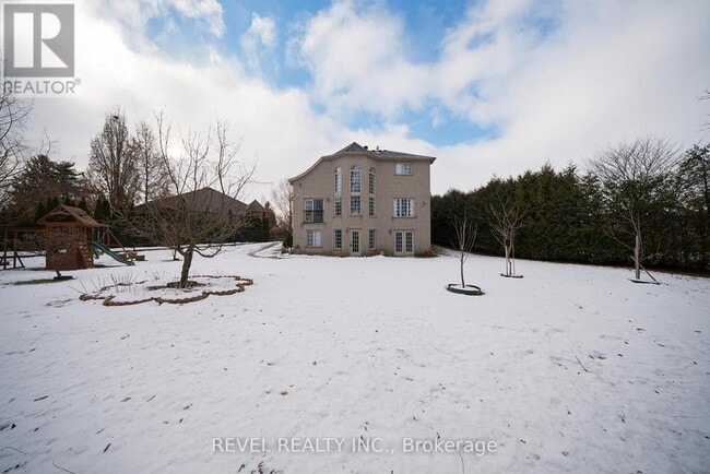 Building Photo - 20 Casson Ln