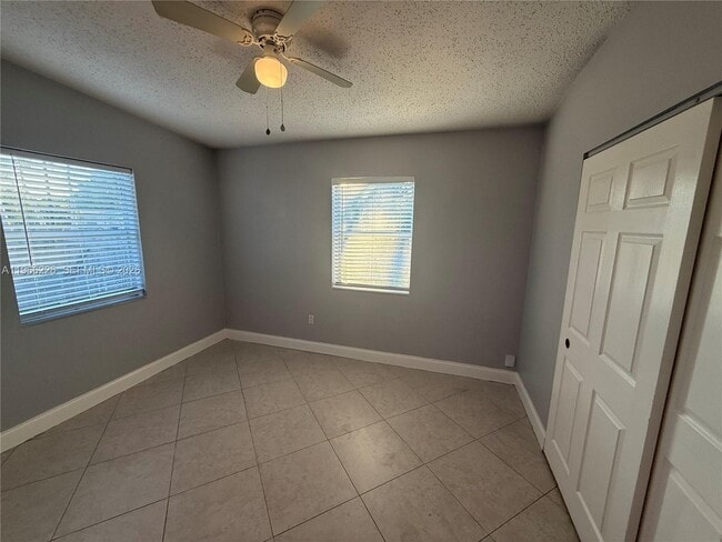 Building Photo - 4120 NE 12th Terrace