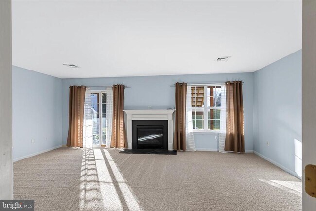 Building Photo - 233 Thrush Dr