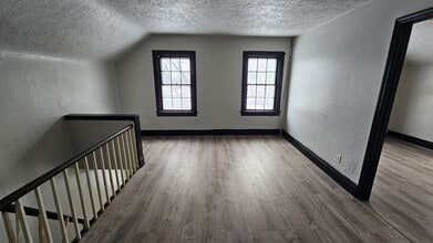 Building Photo - 118-118.5-1185 Wood St