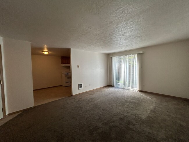Foto del edificio - 521 NE Burnside Ave