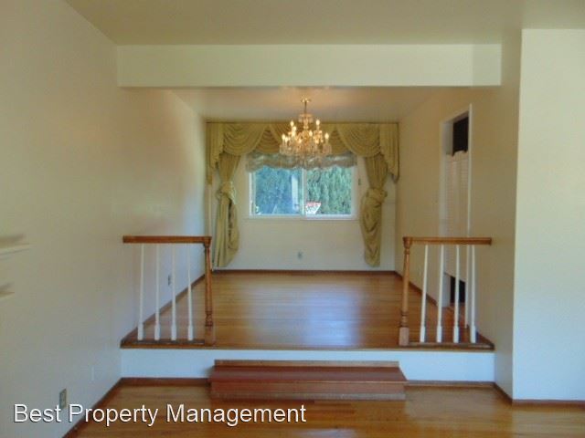 Building Photo - 4 br, 3 bath House - 4325 Nicolet Ave
