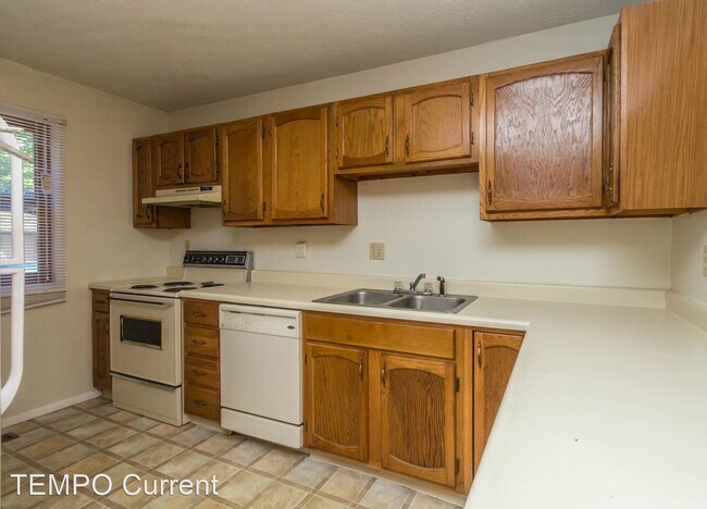 Building Photo - 2313 E Winding Brook Ct