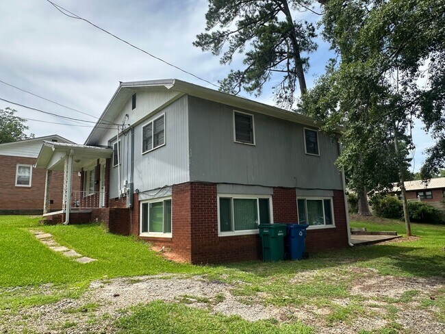 Foto del edificio - 1307 Drew Ave