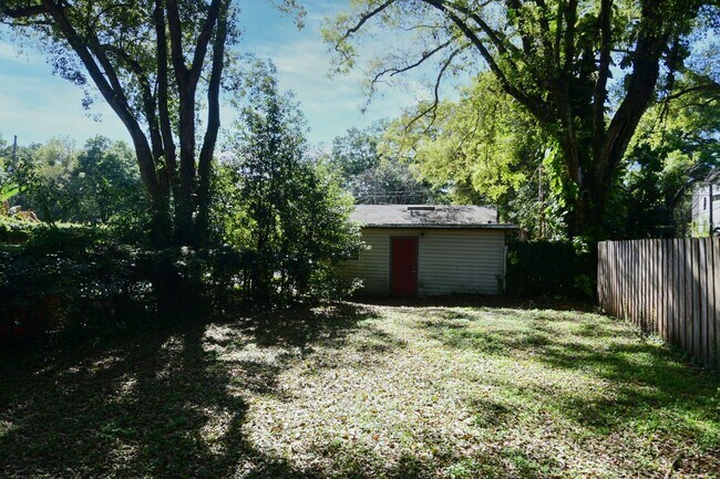 Building Photo - 1319 Francis Ave