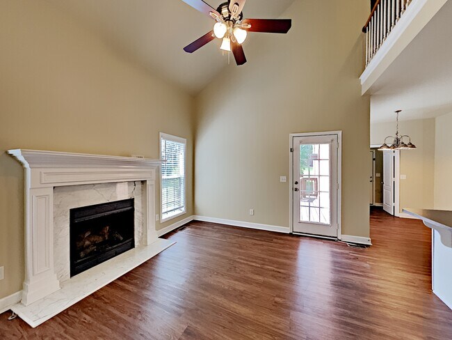 Building Photo - 125 Fieldcrest Drive