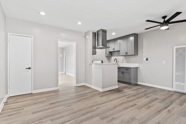 Foto del edificio - 1655 W Malvern Ave