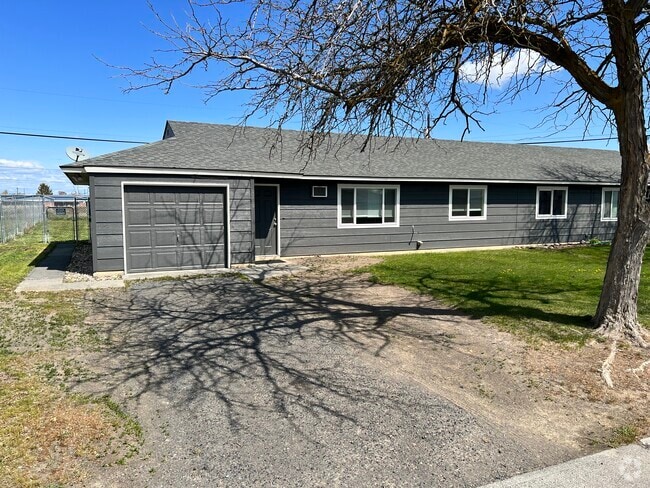 Building Photo - 1219 Arlington Dr