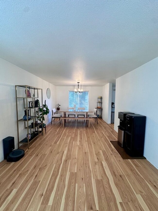 Building Photo - 5 bedroom featuring 2 Master suites with w...