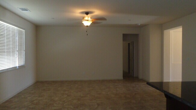 Foto del edificio - 5536 Summer Land Dr