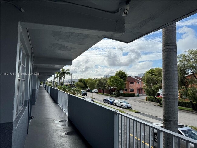 Foto del edificio - 11195 SW 1st St