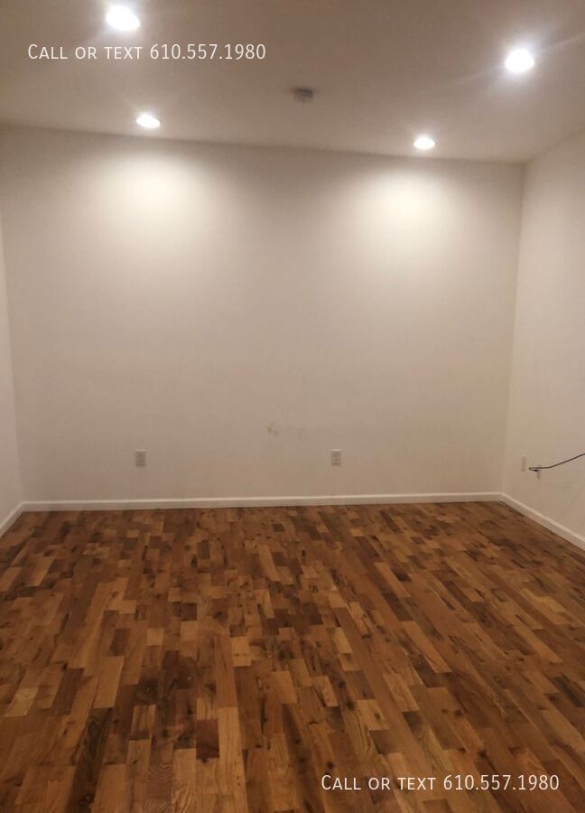 Building Photo - Recently updated Studio Apartment on Main ...