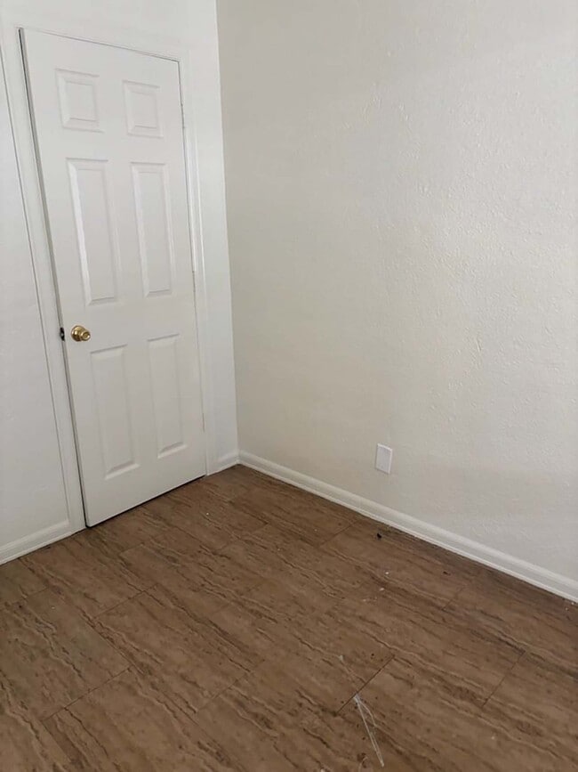 Building Photo - 1318 Rexford Pl