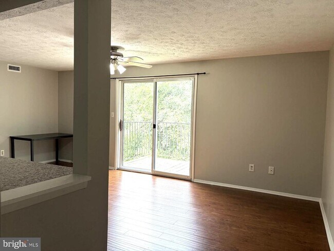 Foto del edificio - 3503 Wedgewood Ct