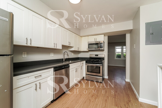 Building Photo - Enjoy living the good life in this 3 bedro...
