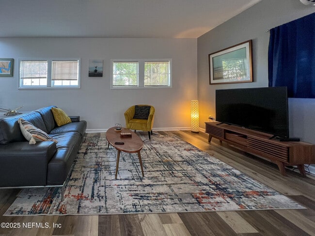 Building Photo - 3568 Riverside Ave