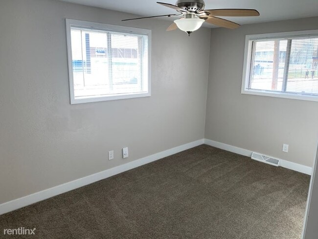 Building Photo - 4 br, 1.5 bath House - 1102 Vivian St.