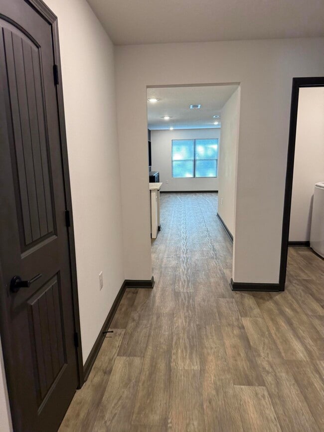 Building Photo - 3476 Sparco Dr