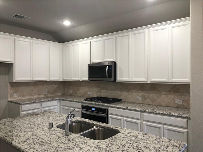 Building Photo - 2203 Perrymead Dr