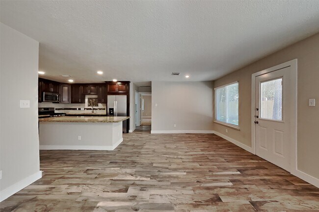 Building Photo - 18116 Red Pine Ct