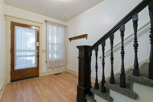 Building Photo - 643 Remington St