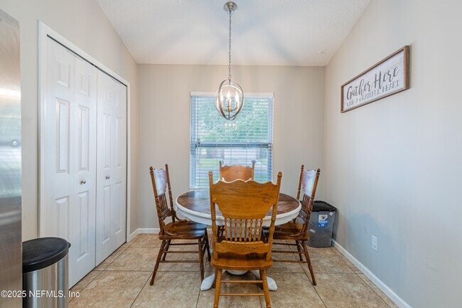 Foto del edificio - 12582 Hickory Lakes Dr S