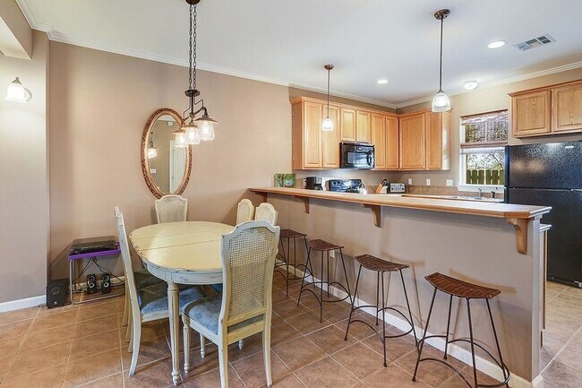 Foto del edificio - Arlington Trace 2BR/2.5BA Condo - Gated Co...