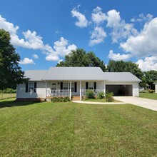 Building Photo - 1008 Fisk Park Dr
