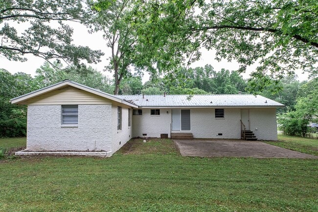 Building Photo - Limited-Time Promo! Get $500 OFF Your First Month's Rent!