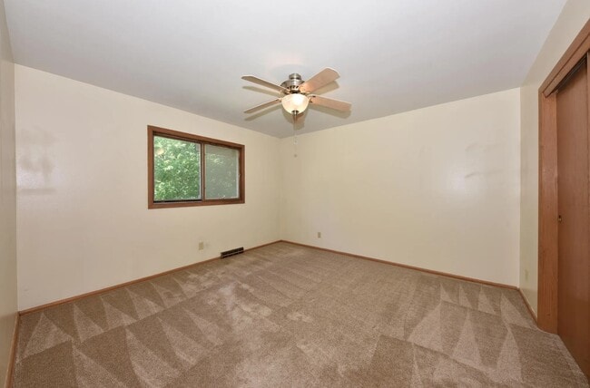Unit was recently upgraded with high efficiency windows and new white trim with white baseboards. - W166N9108 Grand Ave