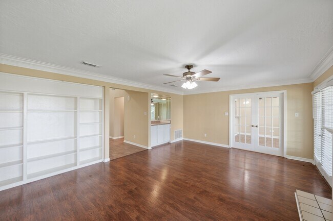 Foto del edificio - 8030 Pine Falls Dr
