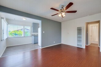 Interior Photo - 3121 W Slauson Ave
