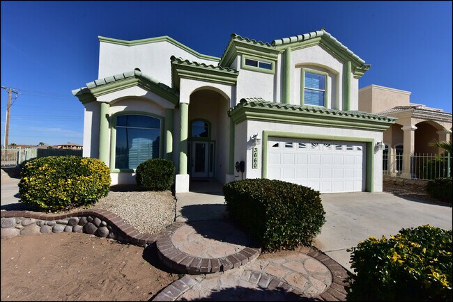 Building Photo - 3660 Tierra Inca Dr