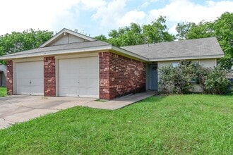 Building Photo - 3910 Peperport Dr