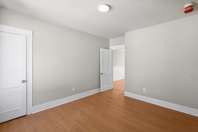 Foto del edificio - 387 Grove St