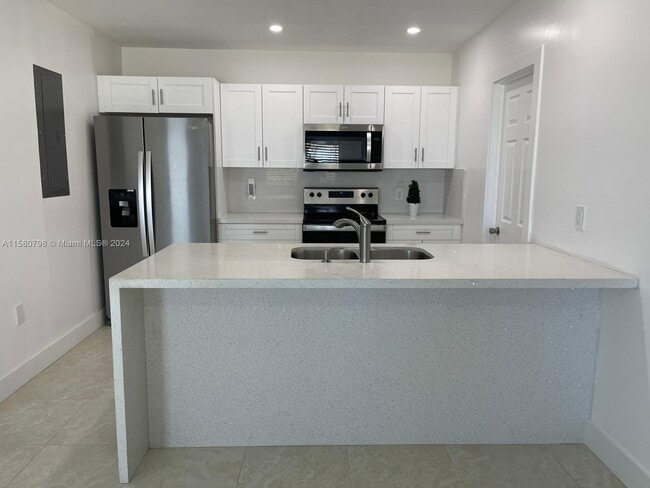 Building Photo - 14720 SW 103rd Ave