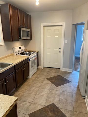 Building Photo - 9335 S Laflin St