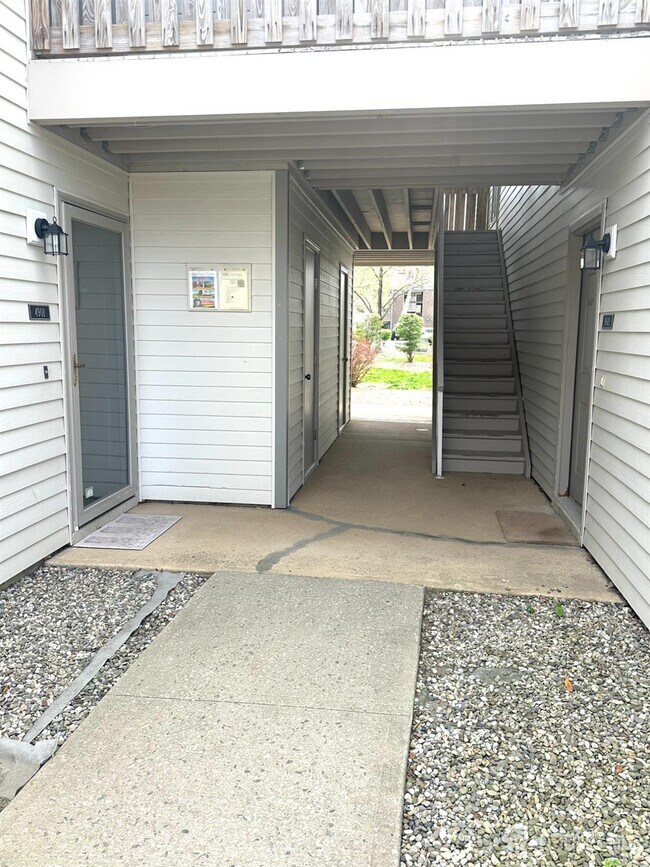 Foto del edificio - 4901 Ravens Crest Dr