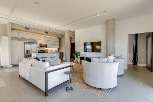 Foto del edificio - 2115 Yeaman Pl
