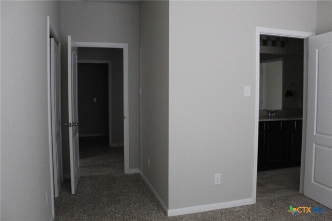 Building Photo - 7508 Hudson Grove Dr