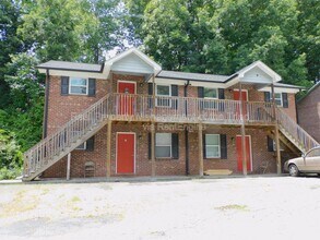 Building Photo - 2406 Markwood Ln SE